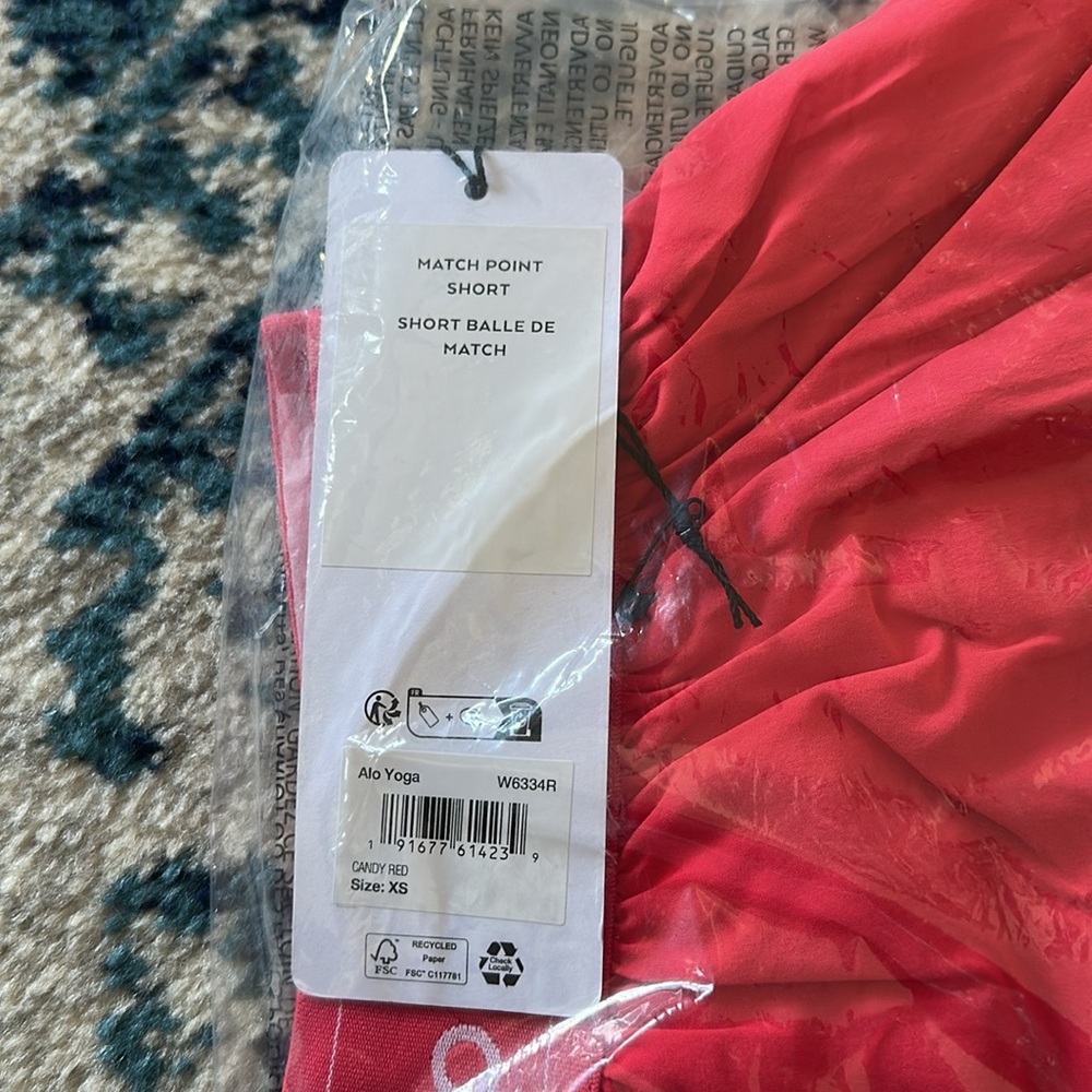 **SOLD**NWT Alo yoga match point short candy red XS - Picture 3 of 7